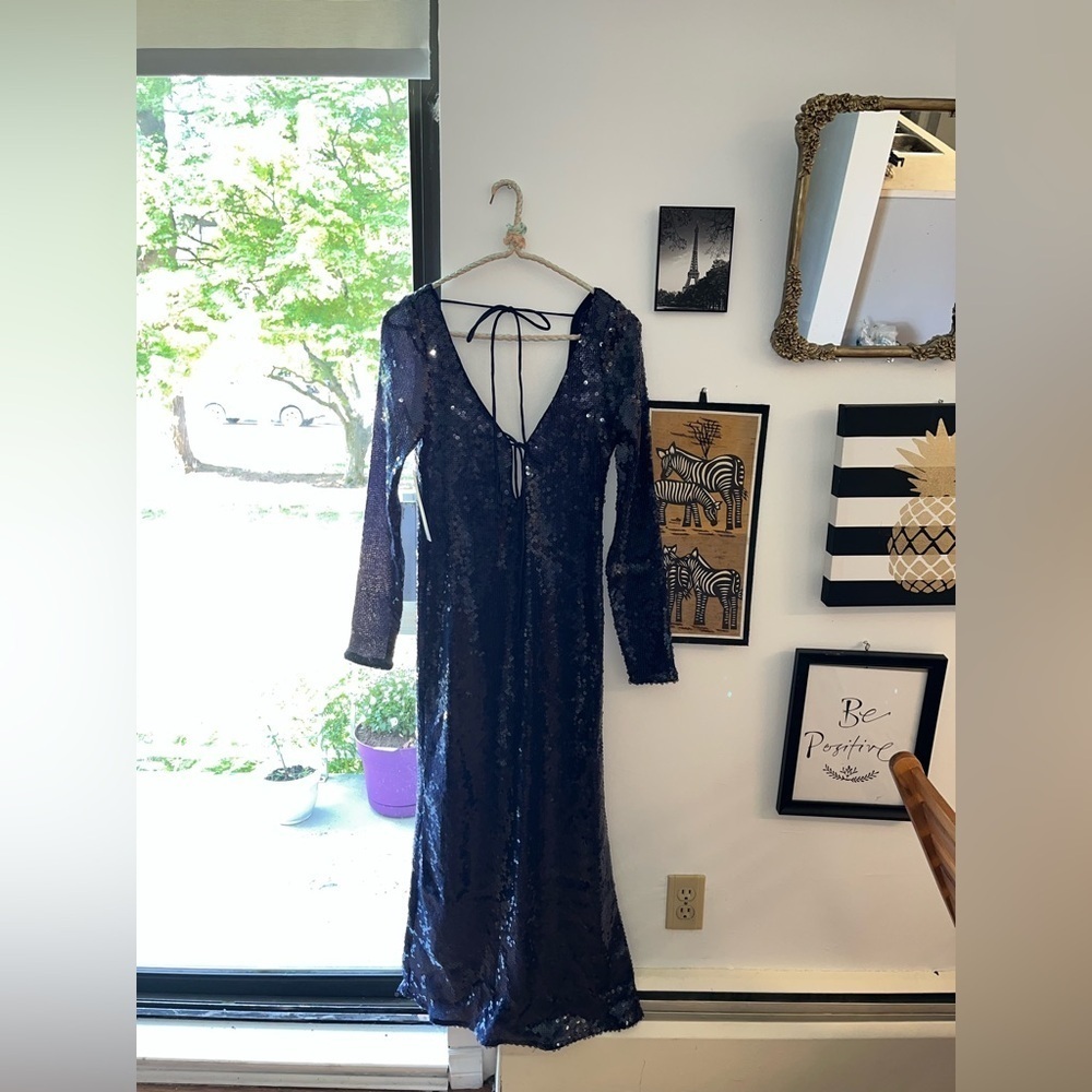 NWT ❤️❤️ Anthropologie Bardot Verona Sequin Maxi Dress In Navy- Size 8 - Picture 3 of 10